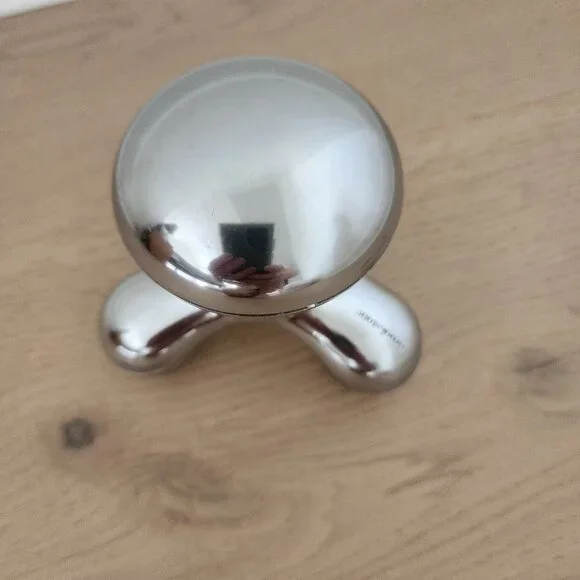 Brookstone Buzz Mini Massager - Picture 2 of 4